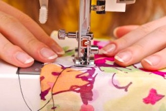 Swipe Right Sewing: Sewing Machine 101 (Zipper Pouch)