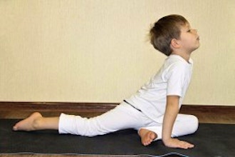 Family Yoga : Ages 6+