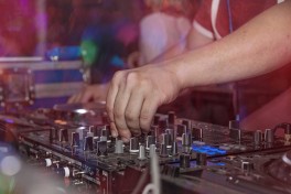 Learn to DJ: Couple Private Lesson (5 Class Package)