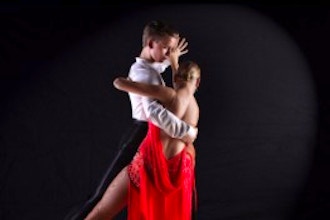 Salsa Lessons for 3-4 People (Private - 1 Hour)