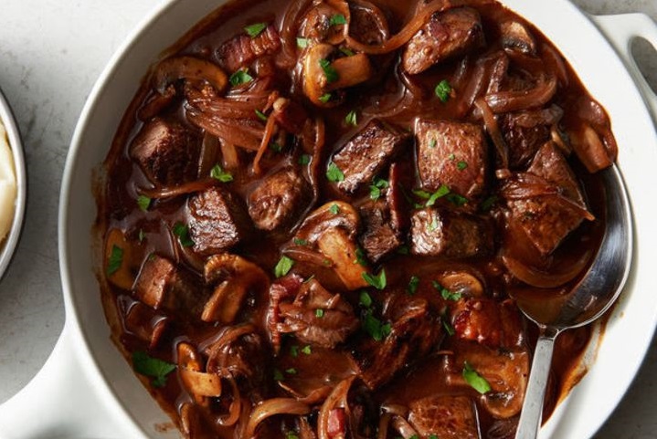 How to Make a Classic Beef Bourguignon