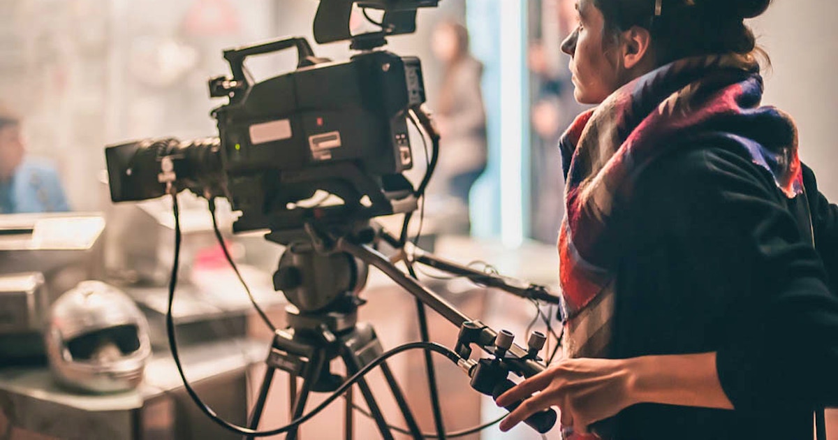 MANUAL DE ESCRITURA Y REALIZACIÓN CINEMATOGRÁFICA