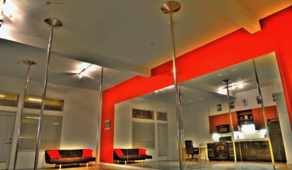 Pole: Creative Poleography
