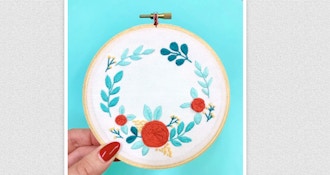 Custom Monogram Floral Embroidery Hoop Art. Name Embroidery -   Hand  embroidery letters, Embroidery hoop art, Hand embroidery projects