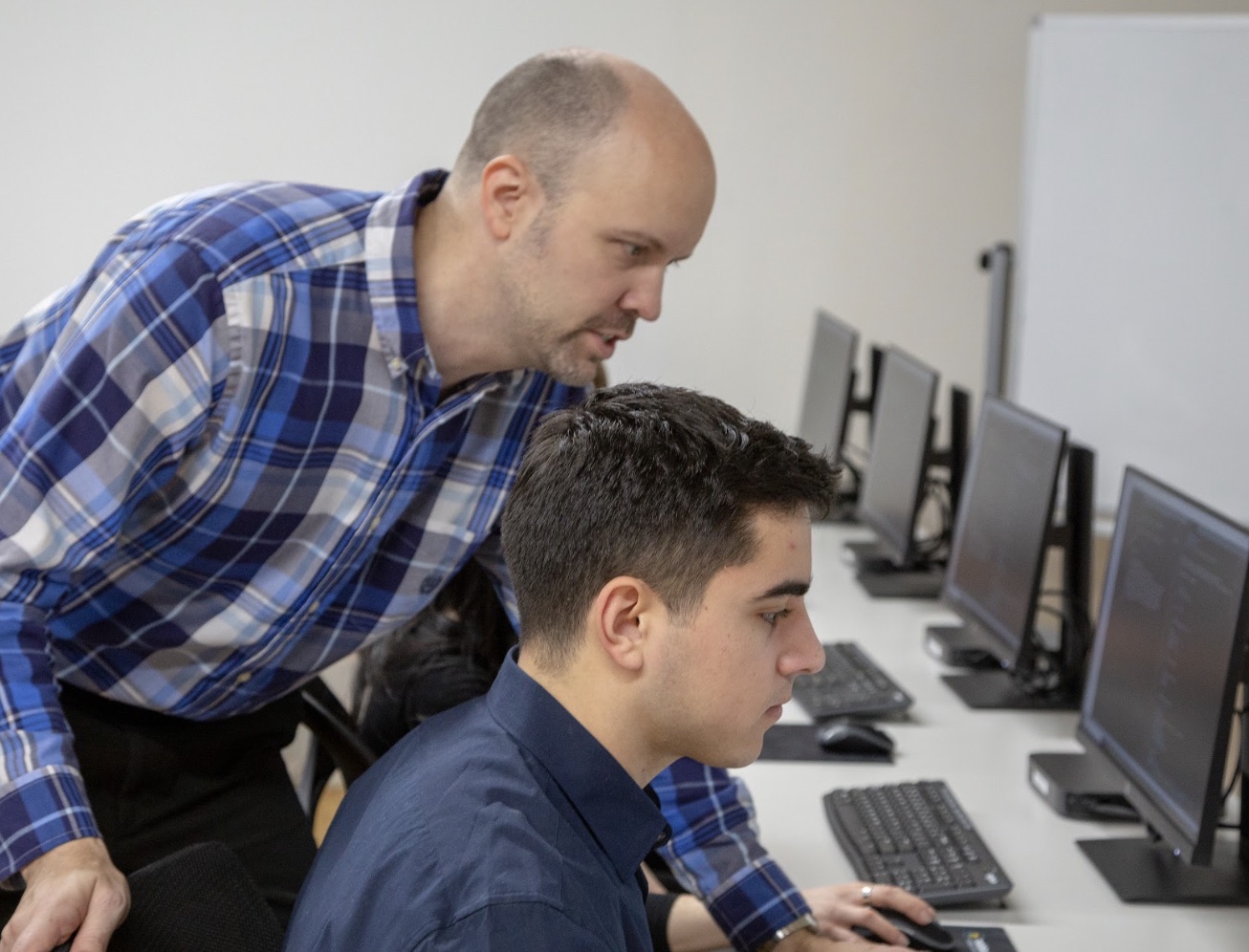 Video Editing & Motion Graphics (High School)