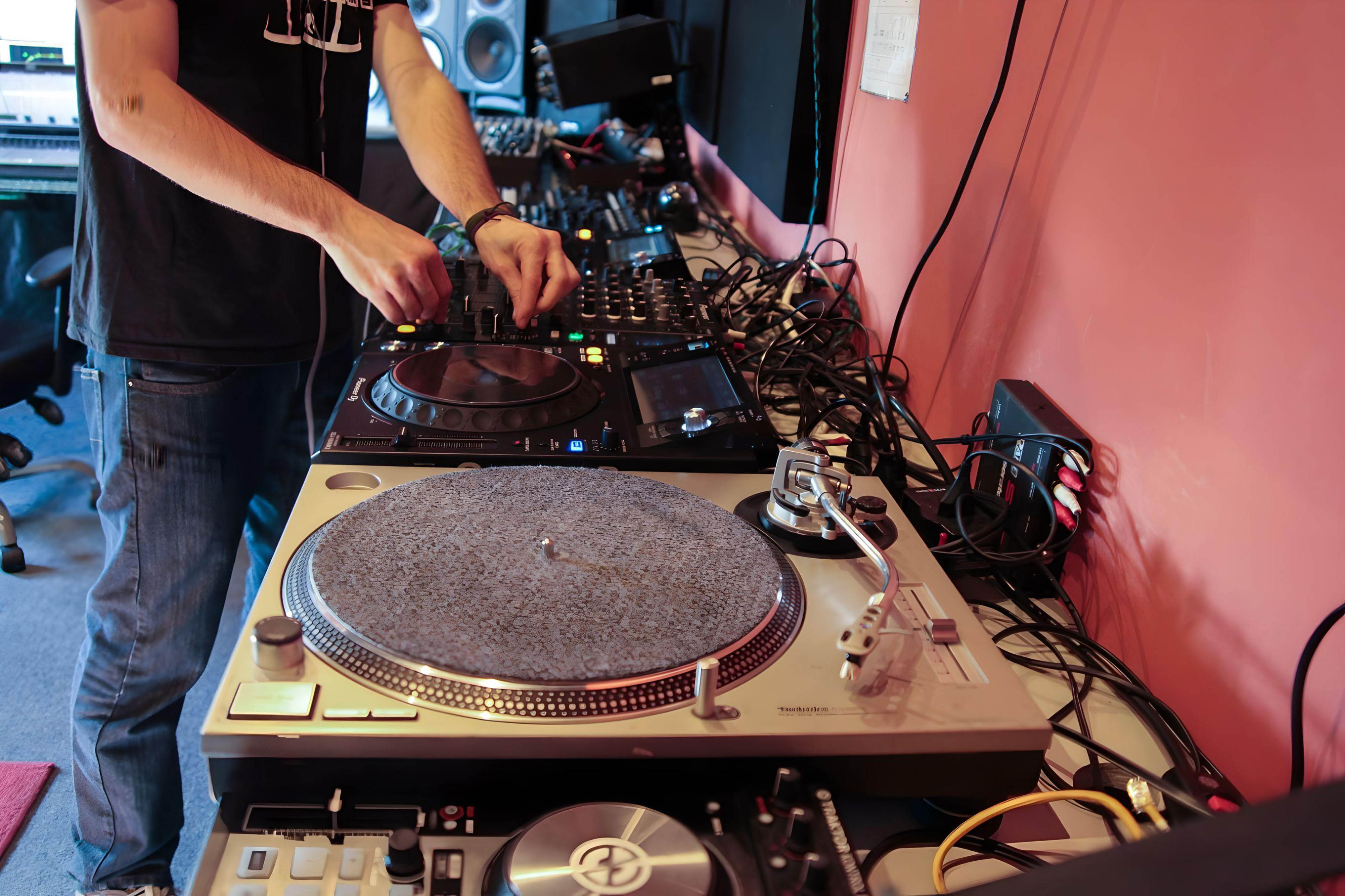 Intro to DJing Electronic Music