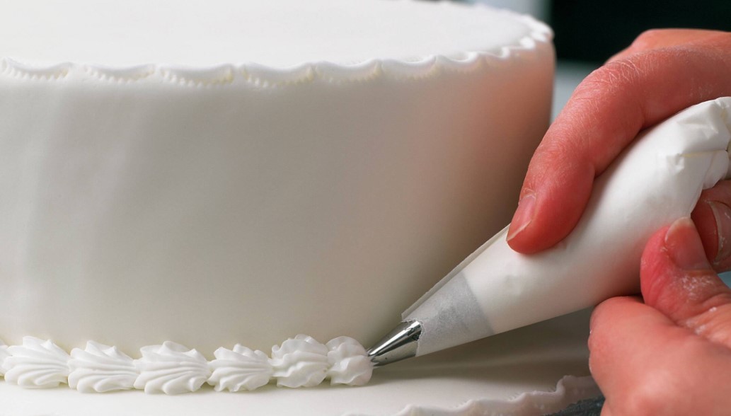 Cake Decorating (Frosting and Butter Cream)