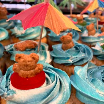 Pool Party Cupcakes