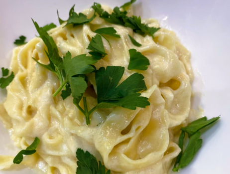 Kids Night Out: Fettuccine Alfredo & Holiday Cupcakes