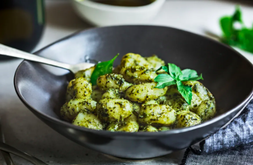 Teen Camp: Spring Break in Italy - Tortellini, Neapolitan Pizza, Italian Wedding Soup, Gnudi