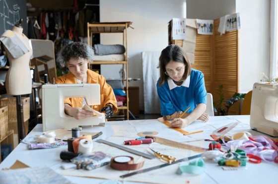 kids sewing3.jpg