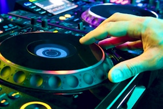 Intro to DJing (DJ 101)