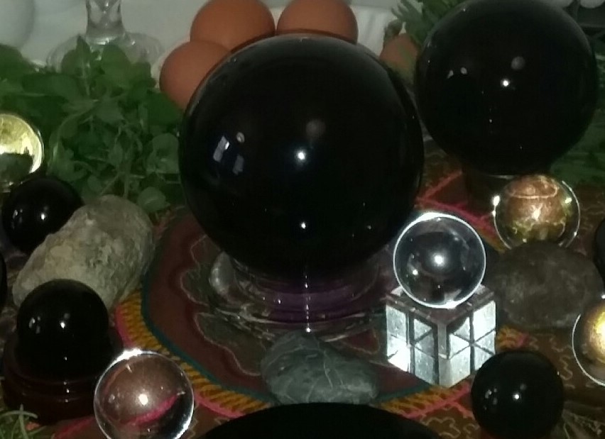 The Art of Seer's: Obsidian & Crystal Spheres Scrying