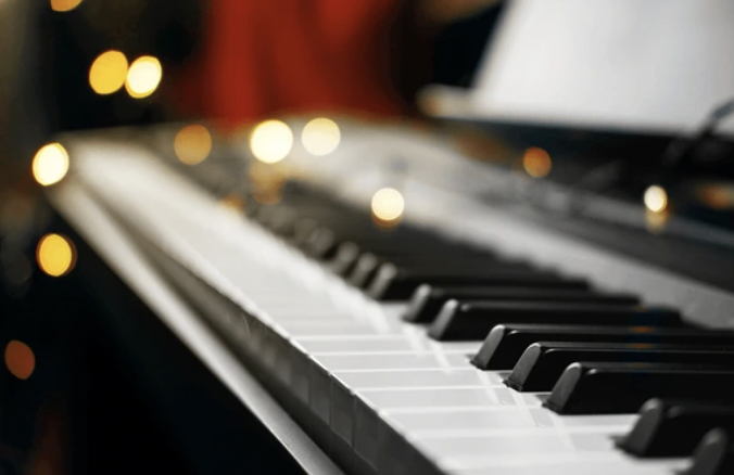 Piano Lessons: Ages 18+ (Private - 1 hour)