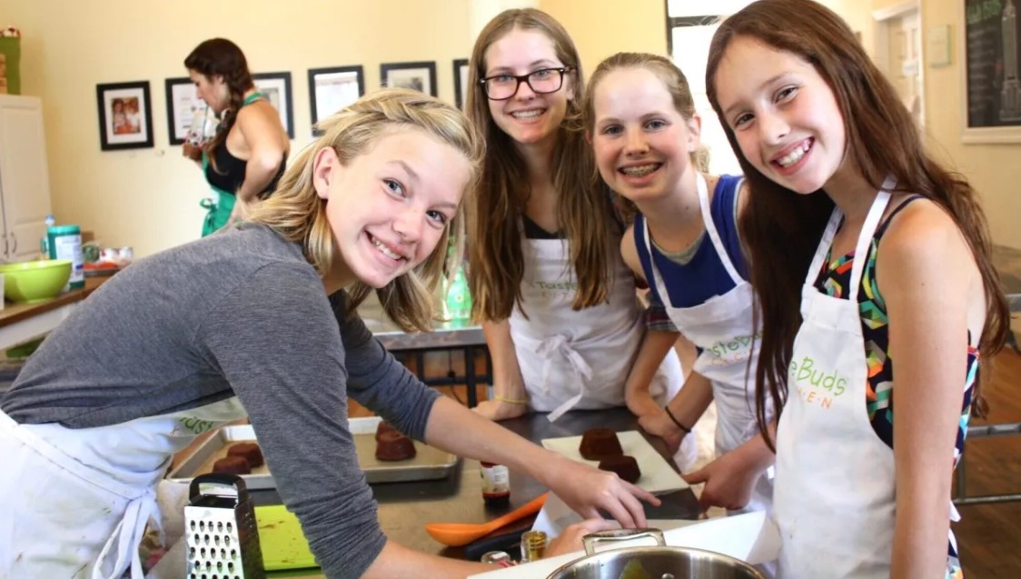 Cookies for Santa Camp (Ages 9-13)