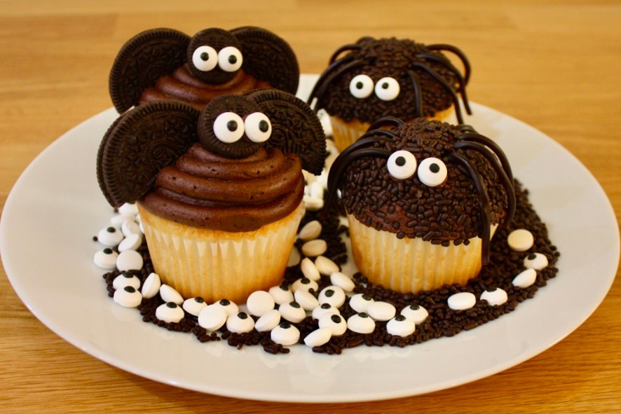 Creepy Crawly Cupcakes (Ages 2-8 with Caregiver)