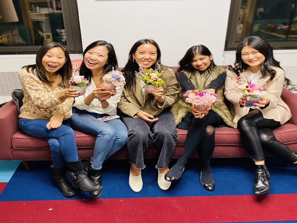 Digital Floral Workshop with Real Flowers