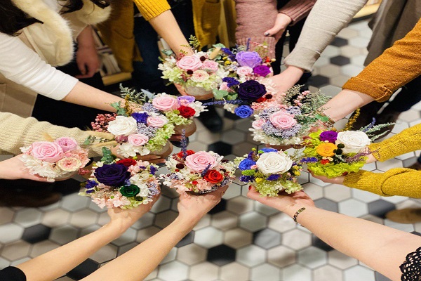 Digital Floral Workshop with Real Flowers