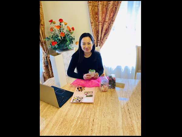Digital Floral Workshop with Real Flowers