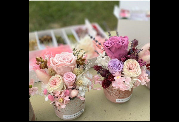 Digital Floral Workshop with Real Flowers