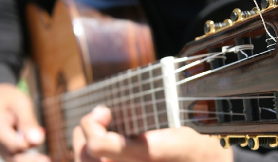 Guitar Made Easy for Everyone