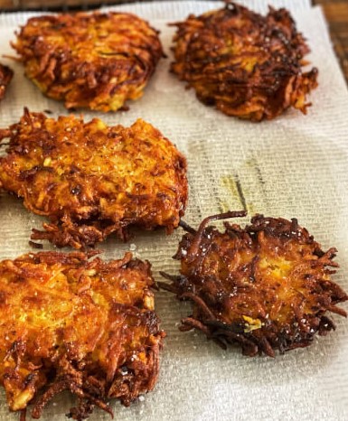 Latkes and Apple Sauce (Virtual Cooking)