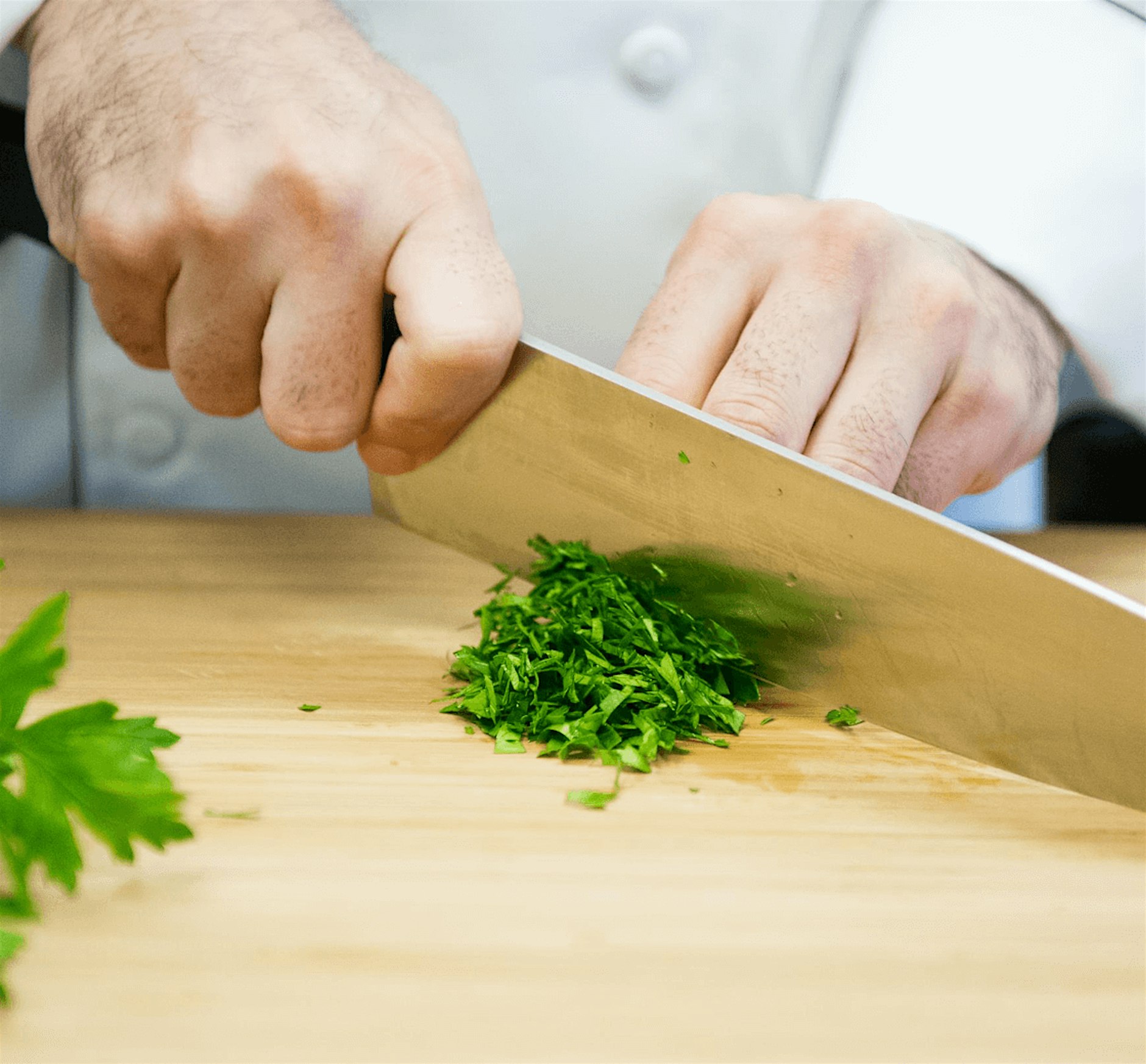 Knife Skills 1 - Sharpening and Keeping your Knife and Essential Cuts