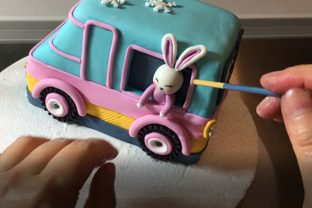 Parent-And-Me Cake Class – Ice Cream Truck