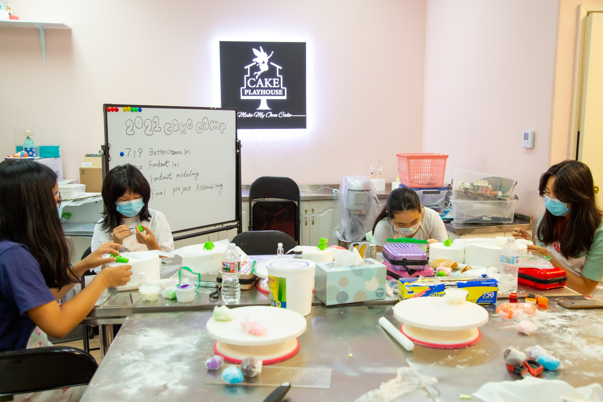 Galore Bake Studio - DIY Bento Cake Decorating Workshop - Seek Sophie