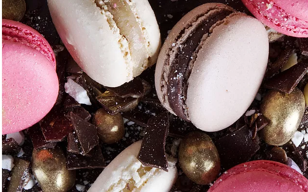 Boozy Holiday Macarons