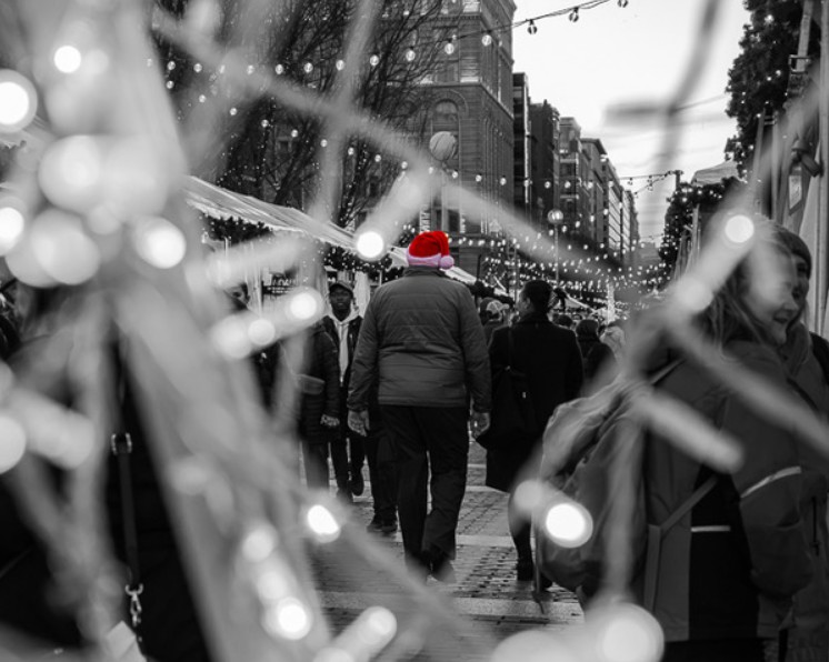 Framing the Festive: Holiday Market Photo Walk