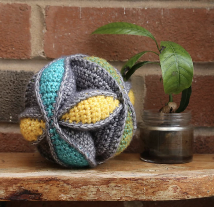 Amish Puzzle Ball (Crochet)