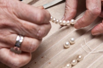 Jewelry Design - Pearl Knotting