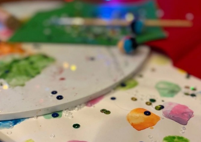 Holiday Arts & Crafts