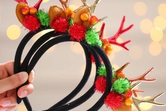 Santa's Workshop: Make a Holiday Headband (Ages 4 and up)