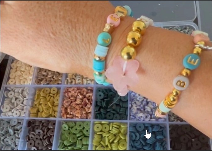 Tween Craft Collective: Beads and Bracelets(Ages 10-13)