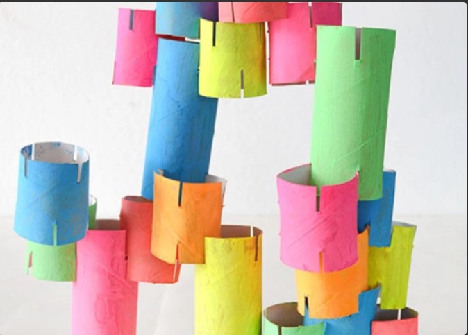 Mini Makers Workshop: Cardboard Tube Towers (Ages 3-6)