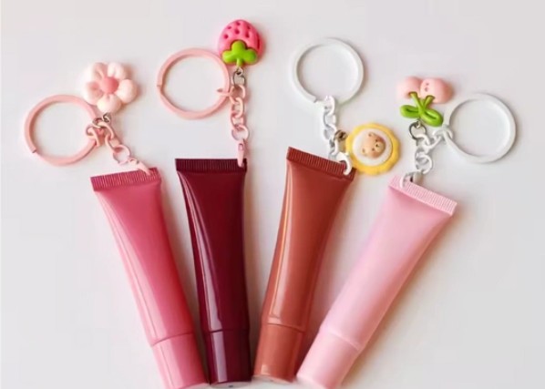 Tote Bag Personalization & Bag Charm Workshop (Ages 10+)