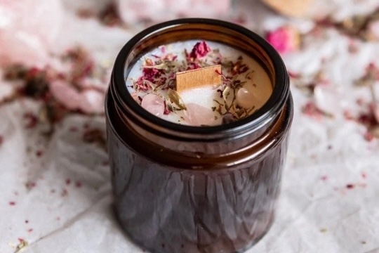 Make & Take Crafting: Candle Pouring and Beeswax Rolling (Ages 6 and up)