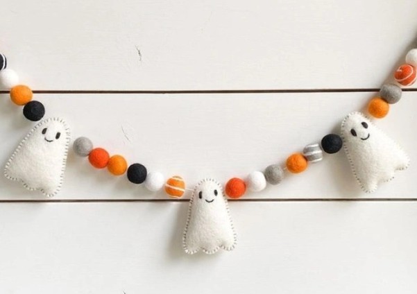Make & Take Crafting: Halloween Pom Pom Garland