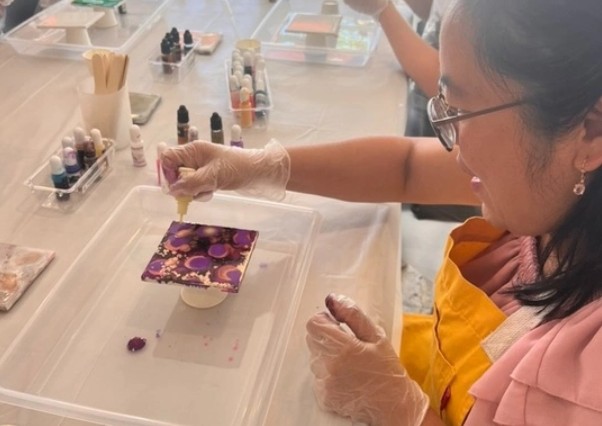 Make & Take Crafting: Alcohol Ink Ceramic Tiles (Ages 6 and up)