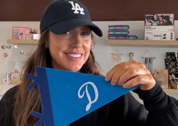 Sports Crafting | DIY Felt Pennant Workshop (Ages 12 & Up)