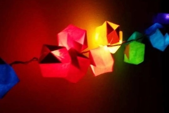 Morning Mamas & Papas: Origami String Lights
