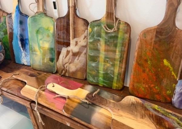 Crafty Happy Hour: Resin Cheeseboard