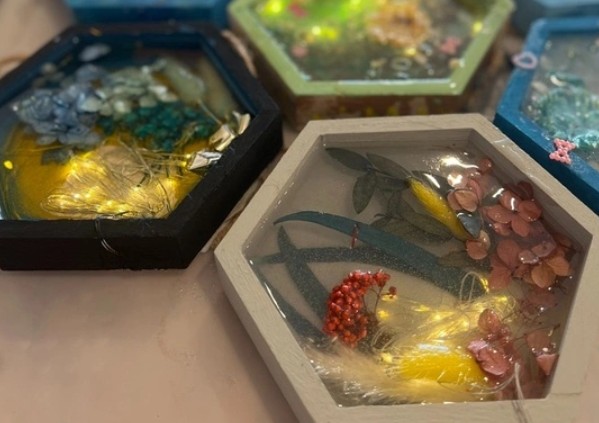 Make & Take Crafting: LED Resin Shadow Box with Flowers (Ages 6 & Up)
