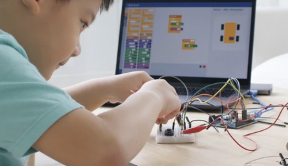 Scratching the Surface: Code through Scratch