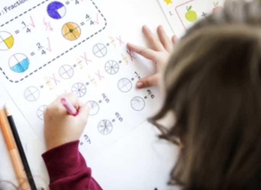 Math Discoveries (Decimals, % and Fractions) - Level 4