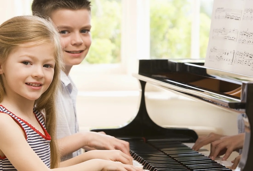 45-min Piano Lesson (Jazz, Pop, and/or Latin Music) for ages 8-10