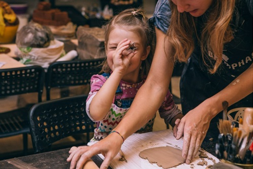 "Mommy and me" on Hand-building (Ages 3-5) - Brooklyn