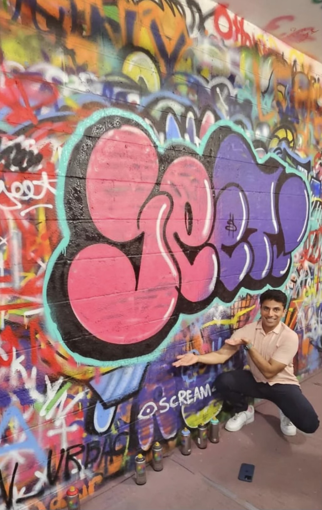 Private Graffiti Art Workshop for 6-9 People (+ individual canvas)